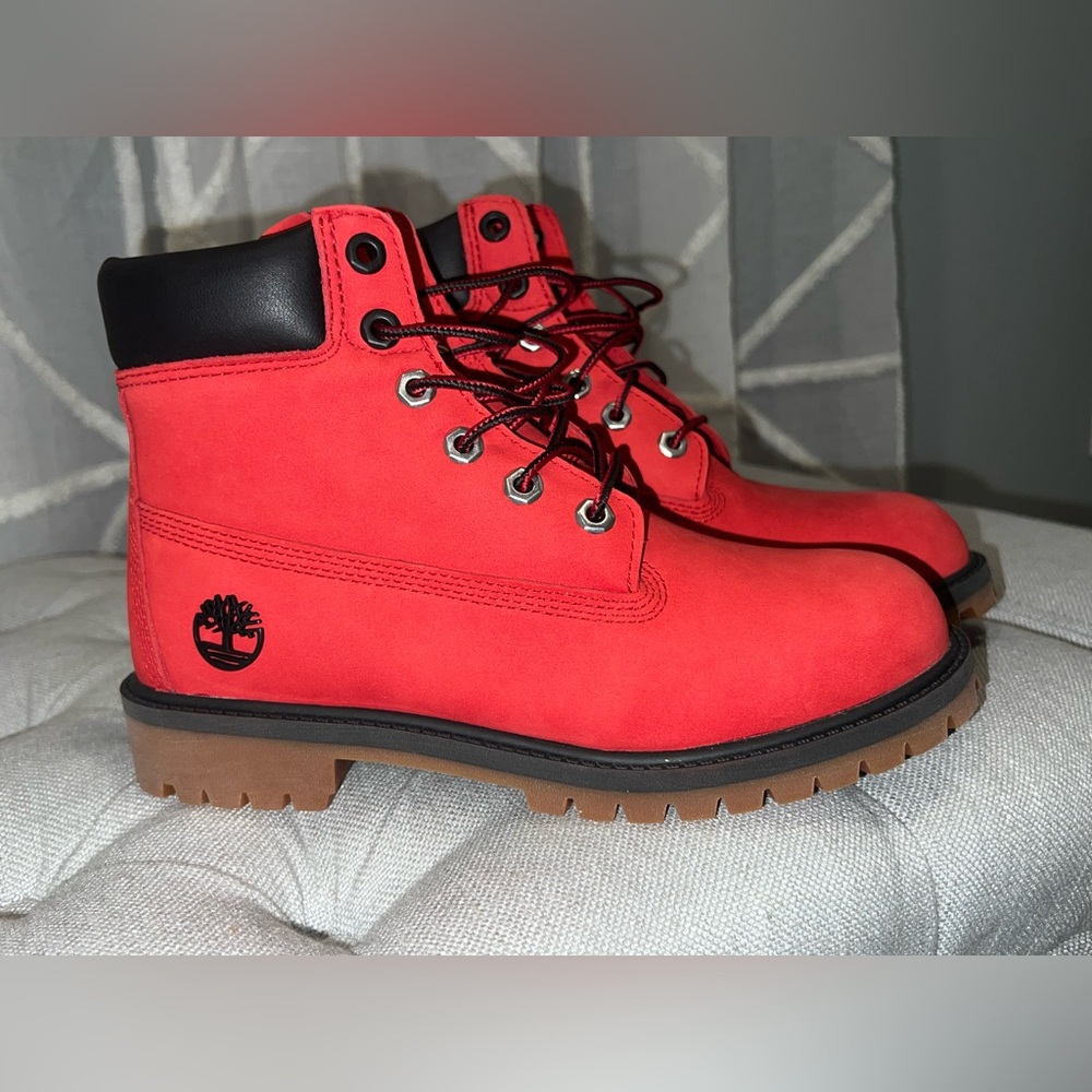 Brand new red and black timberlands big children, size 4 1/2